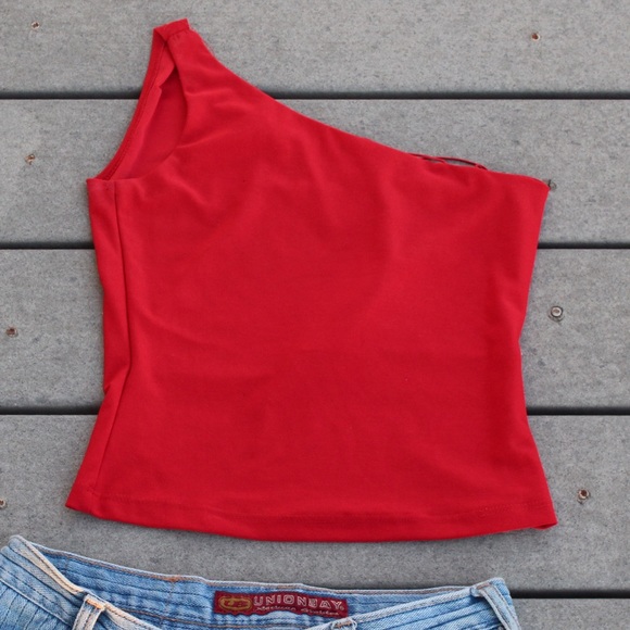 Red one shoulder crop top - Picture 3 of 3